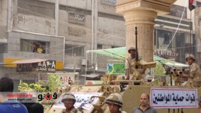 الجيش يؤمن وقفة احتجاجية لأولياء الأمور أمام مدرسة بالسويس