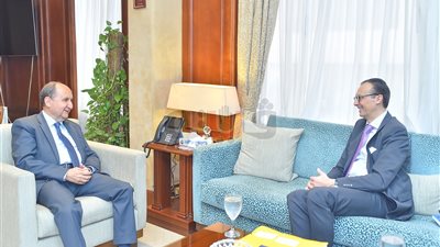 نصار: فرص استثمارية كبيرة بالسوق المصري في مجال صناعة الدواء