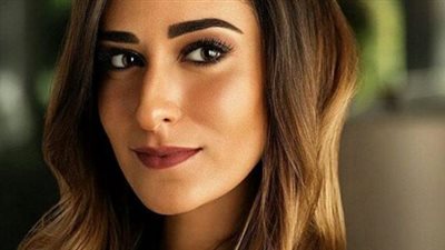 ٨ خطوات للعناية ببشرتك على طريقة أمينة خليل