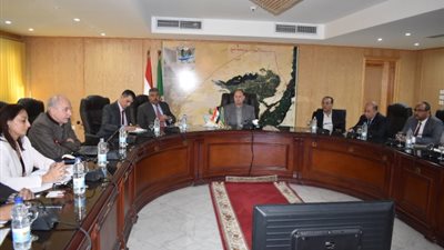 محافظ الفيوم: مشروع جديد لتحسين مياه بحيرة قارون وتوليد الكهرباء من الطاقة الشمسية