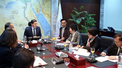 الاستثمار تبحث مع وفد مقاطعة هاينان الصينية جذب المستثمرين