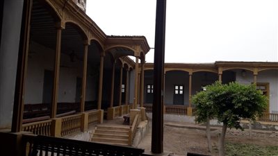 «فيتو» داخل قرية خالد محيي الدين.. الأهالي يتذكرون أنبل مواقفه: كان يعطي راتبه من البرلمان للفقراء.. الإخوان رصدت 20 مليون جنيه لإسقاطه.. والمدينة ارتدت الأسود بعد رحيله