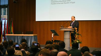 السيسي من برلين: تغلبنا على كثير من التحديات.. حققنا إنجازا كبيرا في مختلف مشروعات البنية الأساسية.. مصر وأفريقيا فرصة كبيرة للاستثمار.. ولدينا 5 ملايين لاجيء يتمتعون بكافة الحقوق