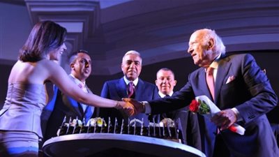 إيناس ثروت تقدم حفل الموسيقار عمر خيرت بـ