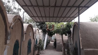 مقبرة عزبة زكريا تستعد لاستقبال جثمان خالد محيي الدين (صور)