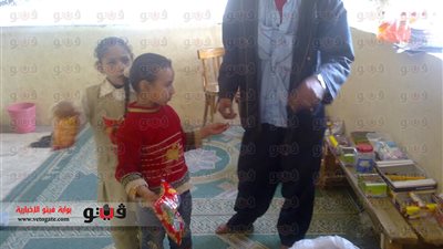 بالصور.. الباعة الجائلون يتصدرون المشهد في مدارس الشرقية