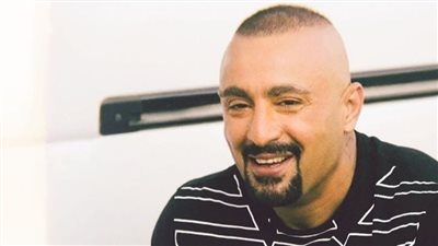 أحمد السقا ينشر صورة جديدة من كواليس 