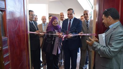 افتتاح المكتبة العامة ووحدة ضمان الجودة بكلية آثار سوهاج (صور)