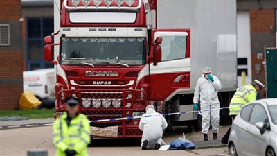 العثور على 25 مهاجرًا داخل شاحنة مبردة في هولندا