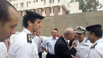 نائب محافظ القاهرة يتفقد حريق مستشفى صدر العباسية