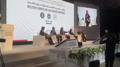 طارق عامر: المركزي يتبني محورين رئيسيين لتحقيق التنمية الشاملة