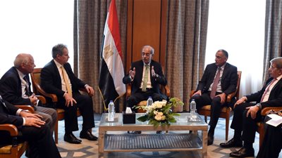 رئيس الوزراء يلتقي النائب الأول لمدير صندوق النقد الدولي