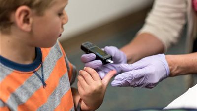 10 نصائح للأسر للتعامل مع الأطفال المصابين بمرض السكر