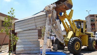 حملة لإزالة الإشغالات بمحيط محطة مترو «سعد زغلول»