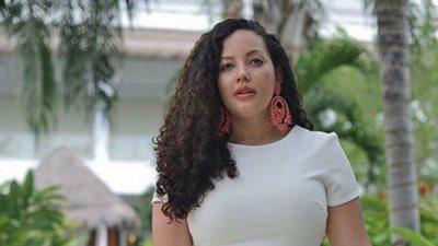 بالصور.. فتاة موديل سمينة تثير جدلا على مواقع التواصل