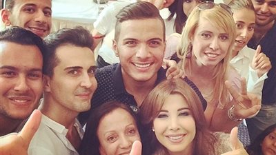 بالصور.. نانسي عجرم تنتهي من المؤتمر الصحفي لحفل 