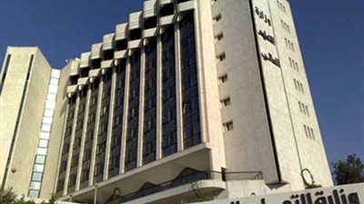 تجار «الشهادة الكبيرة»..الدكتوراه في 20 يوما والدبلومة الدولية في 48 ساعة.. «التعليم العالي» ترصد 20 جامعة وهمية تمارس النصب على الطلاب.. و«الضبطية القضائية» تصل البدرشين