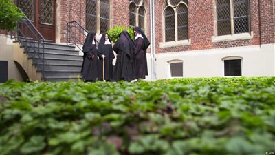 دار مسنين ترفض راهبة بسبب 