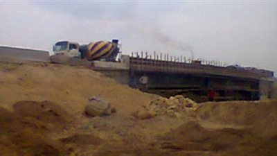 تشكيل لجنة هندسية لفحص كوبري طوخ بعد انهيار أجزاء منه