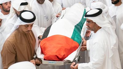 الشيخ سلطان بن زايد.. قطار العمر يتوقف في مقبرة البطين (فيديو وصور)