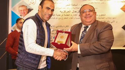 استقبال حافل لعبد الحفيظ وعاشور في ندوة جامعة حلوان.. صور