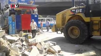 بالفيديو.. حملة لإزالة الإشغالات بمحيط محطة مترو حلمية الزيتون