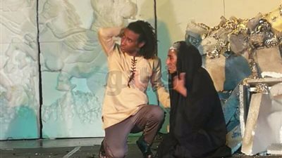 حقوق القاهرة تعرض مسرحية فرضية أمل (صور)