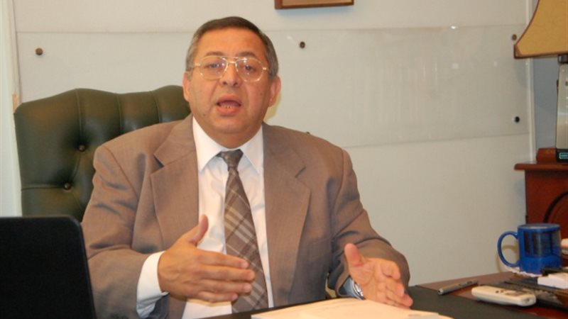 الدكتور هاشم بحري