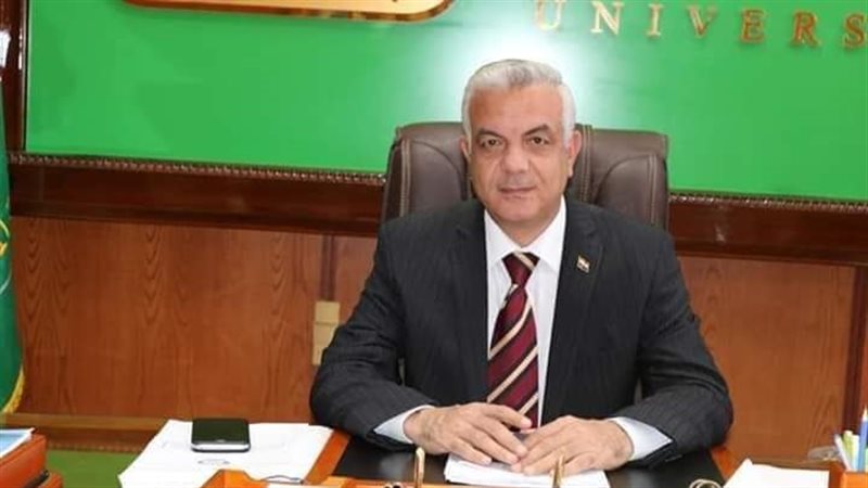 الدكتور عادل مبارك