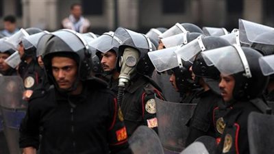 ضبط 53 هاربا خلال حملة أمنية بمطار القاهرة