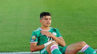 تشيلسي وميلان يتنافسان للتعاقد مع نجم منتخب الجزائر