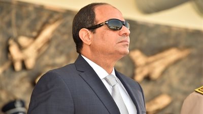 كواليس لقاءات السيسي مع أبطال وأسر شهداء الشرطة