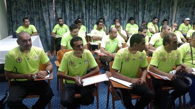 بالصور.. منطقة القاهرة تبدأ الدورة التدريبية c بنادي «المقاولون»