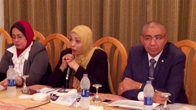 «دور المرأة» يتصدر ندوة معرض الكتاب بقنا