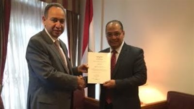 «المصريين الأحرار» يكرم السفير المصري بلندن