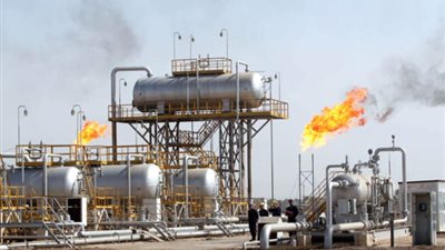 النفط يصعد لأعلى مستوى منذ نوفمبر 2014 بسبب فنزويلا وإيران