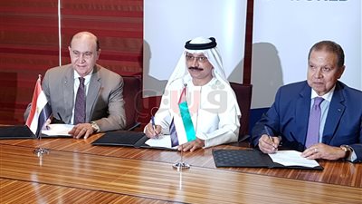 تعاون ثلاثي بين موانئ دبي واقتصادية قناة السويس والقابضة للنقل البحري