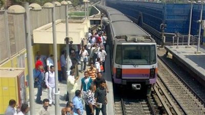 نقل 12 كشكا من مدخل محطة مترو المنيب