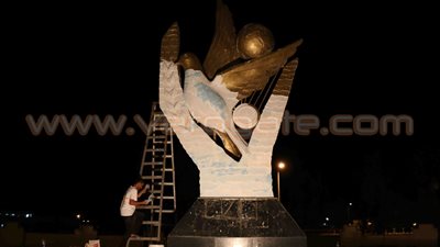 بالصور.. جمعية «سياحة مصر» تعيد ترميم وطلاء تمثال السلام بـ«نويبع»