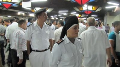 شرطة النقل تضبط 10 قضايا مخدرات و10 من مسئولى محال لبيع خطوط بدون عقود