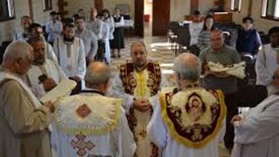 الأب مرقس عدلي ينال درجة القمصية بمطرانية الأقباط الكاثوليك بسوهاج