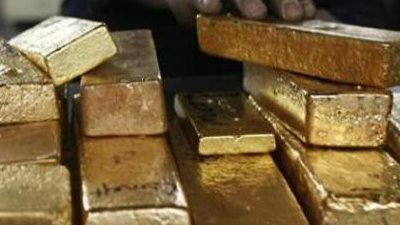 انخفاض أسعار الذهب محليًا وعالميًا.. وعيار 