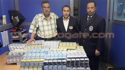 بالصور.. إحباط محاولة تهريب سجائر أجنبية مع راكبة أوكرانية بالغردقة
