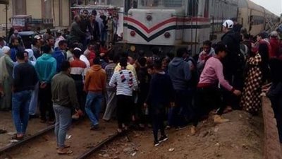 مصرع سيدة ونجلها أسفل عجلات قطار 