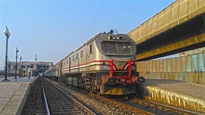 النقل تكشف حقيقة تسريح العاملين في عربات النوم