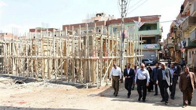 محافظ الشرقية يتفقد مستشفى ومجمع خدمات بتكلفة 712 مليون جنيه (صور)