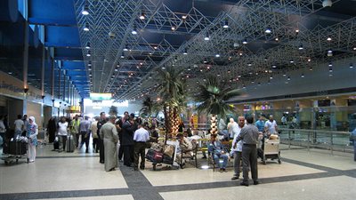 مطار القاهرة يستقبل 11 مرحلا من السعودية لمخالفتهم شروط الإقامة
