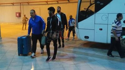 حافلة الزمالك تصل برج العرب (صور)