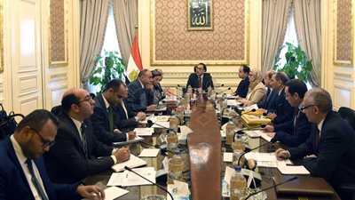 رئيس الوزراء يتابع الموقف التنفيذي لمنظومة المخلفات الصلبة البلدية