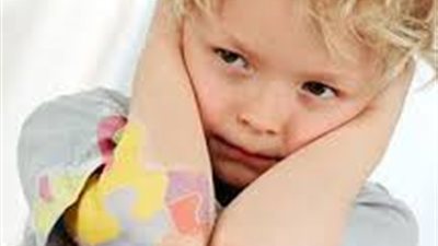 3 تصرفات تجعل من طفلك جاسوسًا